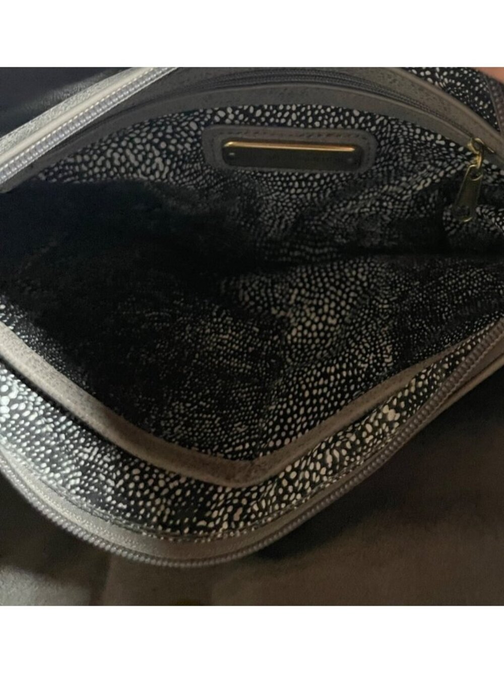 Steve Madden Drew Hobo Bag Gray Faux Leather Shoulder Bag With Gold Accents - Picture 5 of 16